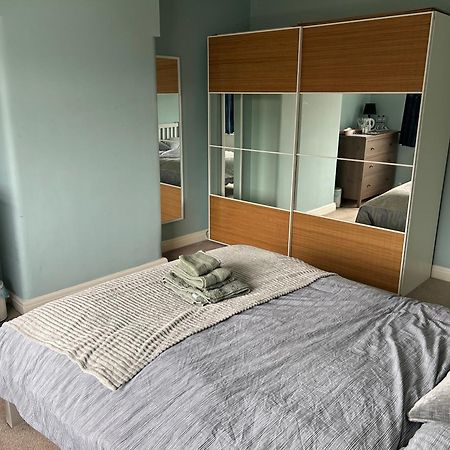 Quiet Double Bedroom With Garden View, Breakfast Hazel Grove Esterno foto